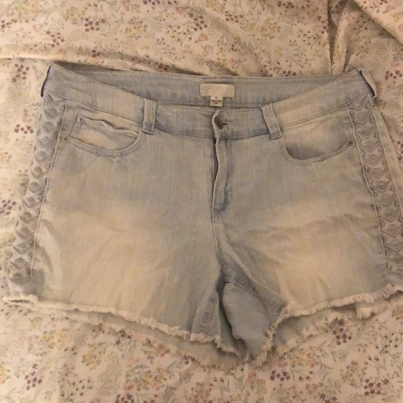 Pants - Light Wash Denim Shorts with Embroidered Detail